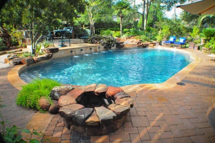 Custom Swimming Pool Builder Houston / Custom Swimming Pool Builder Tomball  / Custom Swimming Pool Builders The Woodlands / Custom Pool Builders  Montgomery,