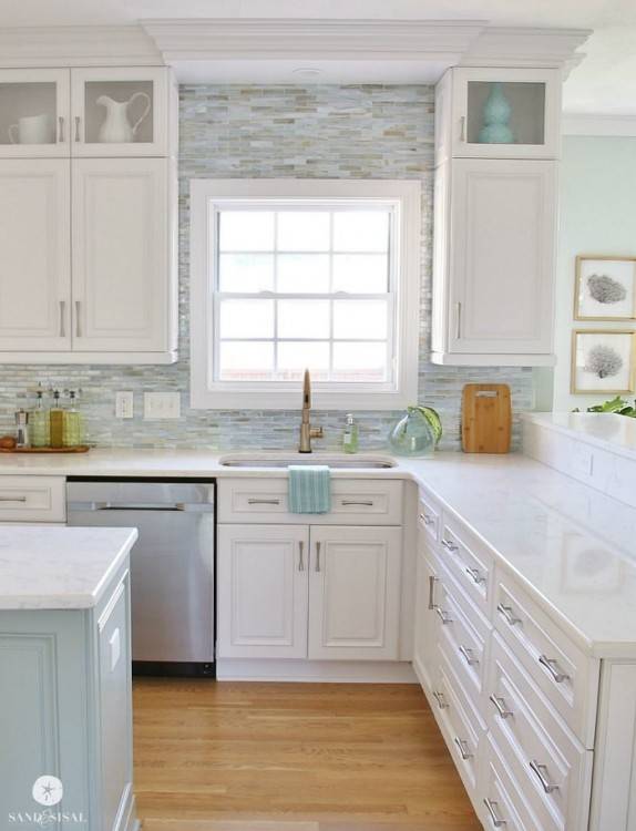 Dark Kitchen  Cabinets Ideas Photo Backsplash Antique White