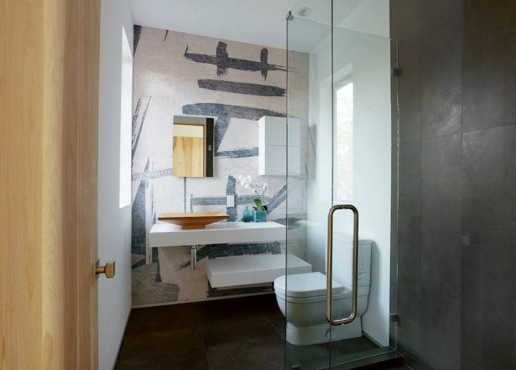 Small bathrooms can be a design