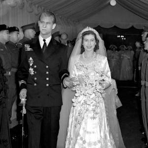 There was huge excitement when we saw Princess Eugenie's stunning wedding gown for the first time! The royal's elegant dress was by British designer Peter