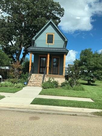 clint harp house for rent harp house owned by fixer upper regular harp next  door to