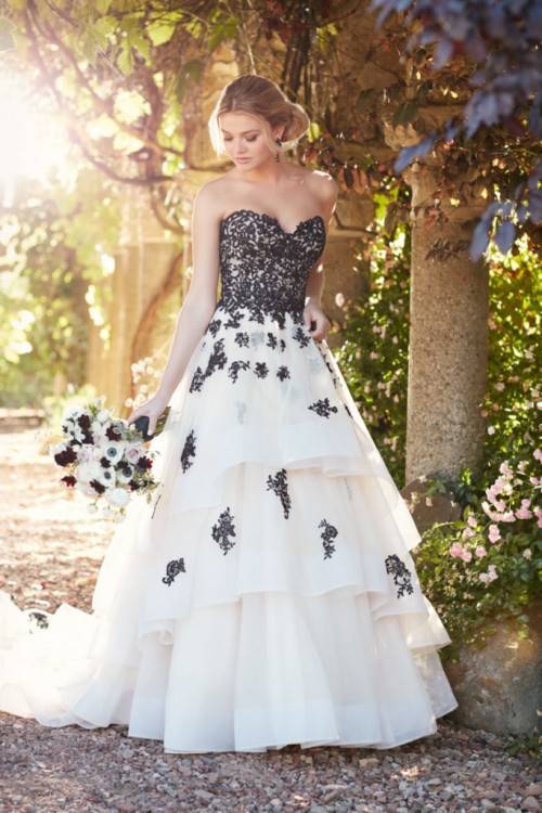 Black and white wedding dresses unique and did not disappoint its design