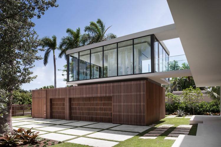 com Contemporary Home