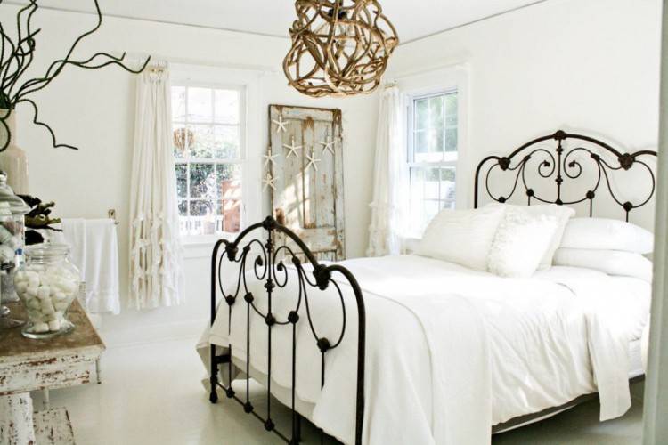 DIY bed frame – creative ideas for original bedroom furniture