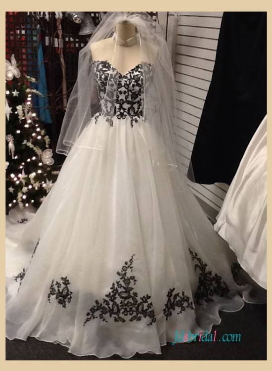 Best Wedding Dresses of 2014 ~ Allure Bridals | bellethemagazine