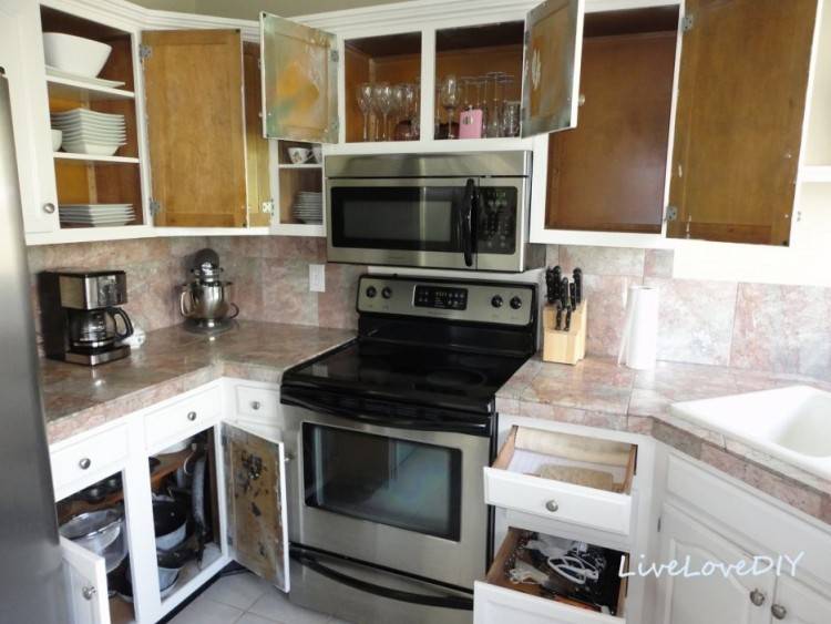 Stunning counter on island , gorgeous backsplash